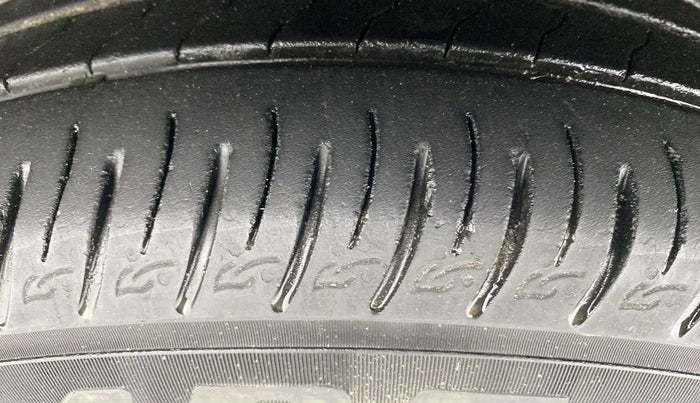 2021 KIA SONET GTX PLUS 1.5 AT, Diesel, Automatic, 28,947 km, Left Rear Tyre Tread