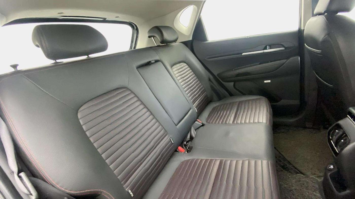 2021 KIA SONET GTX PLUS 1.5 AT, Diesel, Automatic, 29,027 km, Right Side Rear Door Cabin