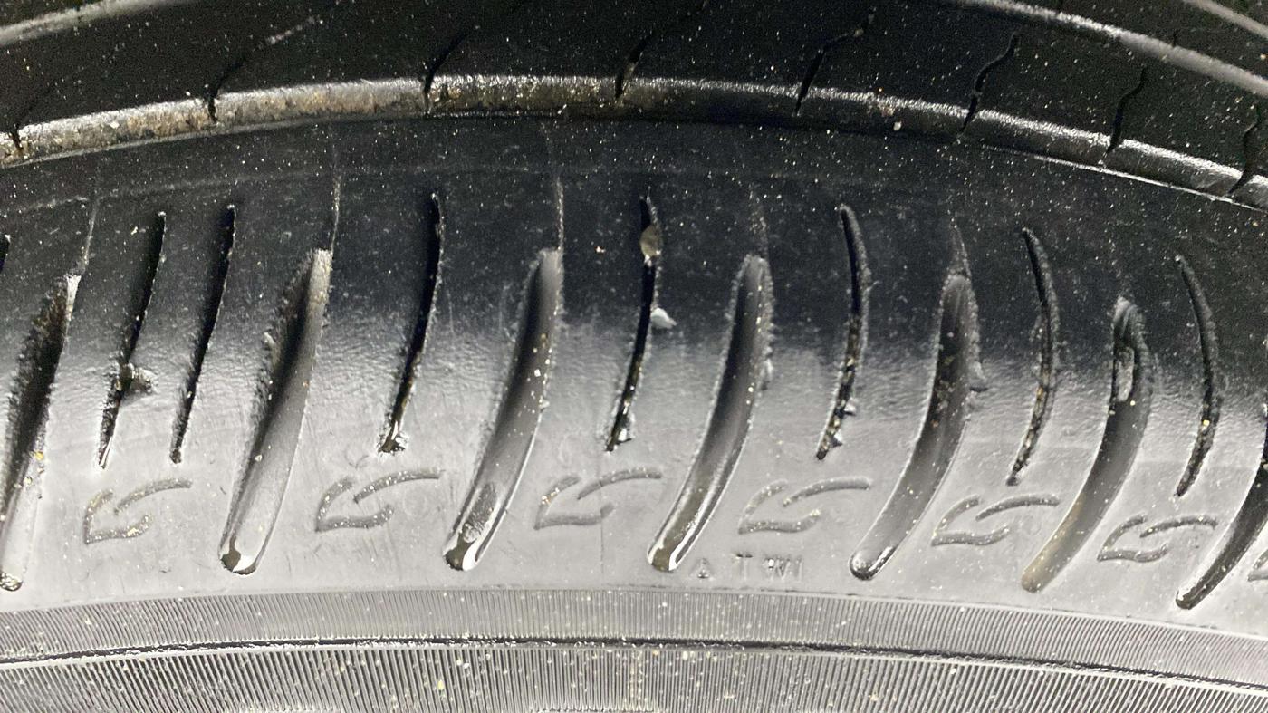 2021 KIA SONET GTX PLUS 1.5 AT, Diesel, Automatic, 29,027 km, Left Front Tyre Tread