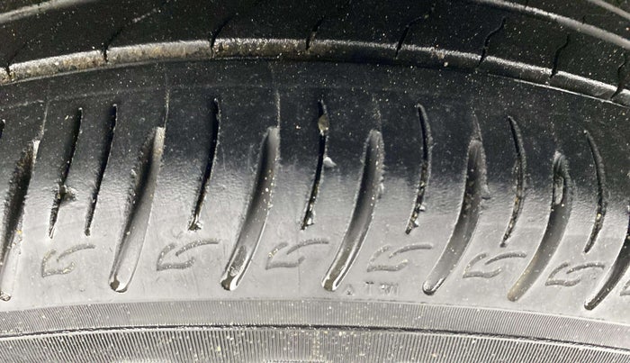 2021 KIA SONET GTX PLUS 1.5 AT, Diesel, Automatic, 28,947 km, Left Front Tyre Tread