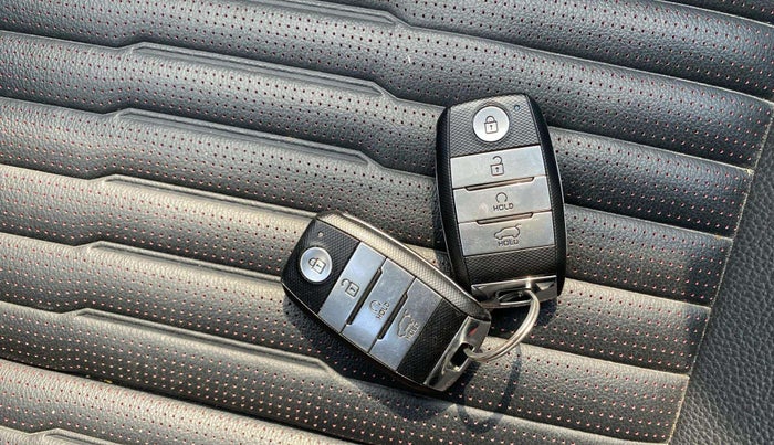 2021 KIA SONET GTX PLUS 1.5 AT, Diesel, Automatic, 28,947 km, Key Close Up