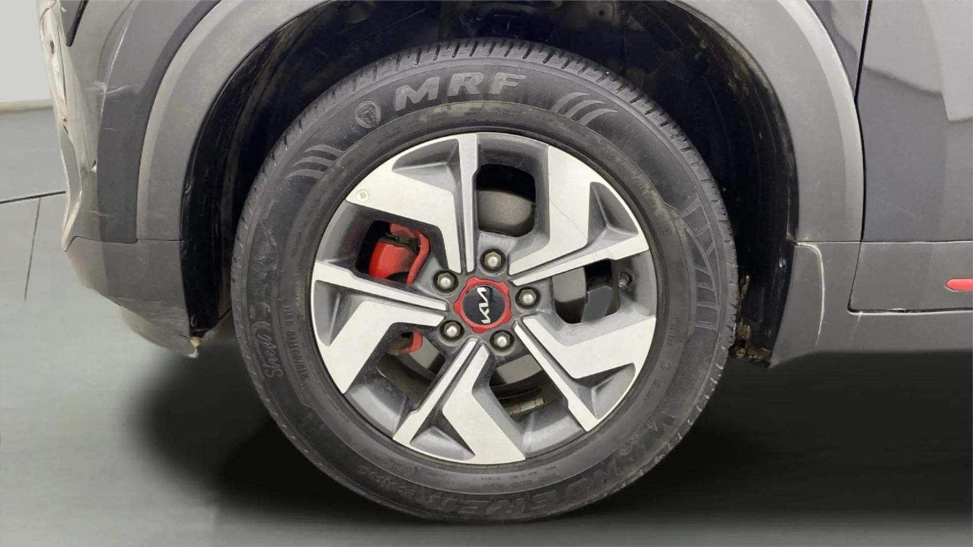 2021 KIA SONET GTX PLUS 1.5 AT, Diesel, Automatic, 29,027 km, Left Rear Wheel