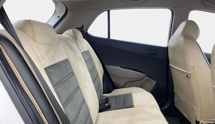 2013 Hyundai Grand i10 MAGNA 1.2 KAPPA VTVT, Petrol, Manual, 25,989 km, Right Side Rear Door Cabin