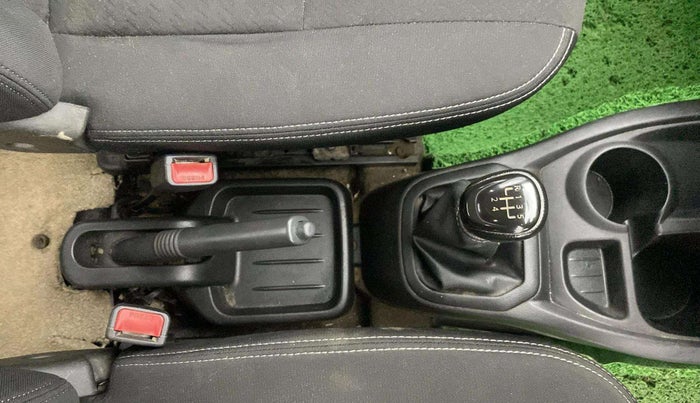 2019 Datsun Redi Go A, Petrol, Manual, 59,649 km, Gear Lever