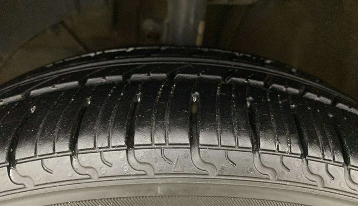 2020 Maruti Ertiga ZXI SHVS, Petrol, Manual, 69,184 km, Left Front Tyre Tread