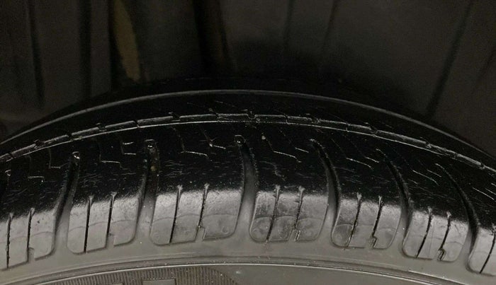 2020 Maruti Ertiga ZXI SHVS, Petrol, Manual, 69,184 km, Right Rear Tyre Tread