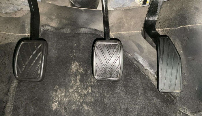 2014 Maruti Celerio VXI CNG, CNG, Manual, 78,450 km, Pedals