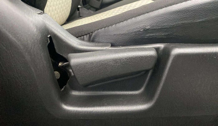 2019 Maruti Alto VXI, Petrol, Manual, 73,126 km, Driver Side Adjustment Panel