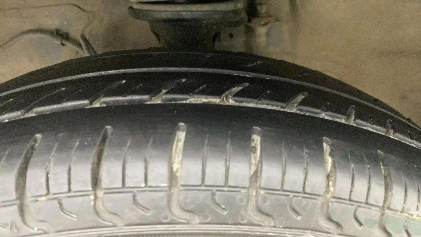 2019 Maruti Alto VXI, Petrol, Manual, 73,145 km, Left Front Tyre Tread