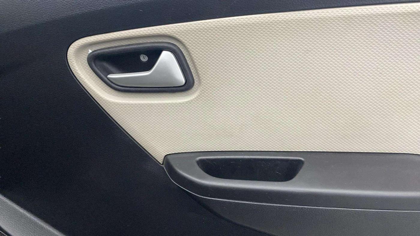 2019 Maruti Alto VXI, Petrol, Manual, 73,145 km, Driver Side Door Panels Control