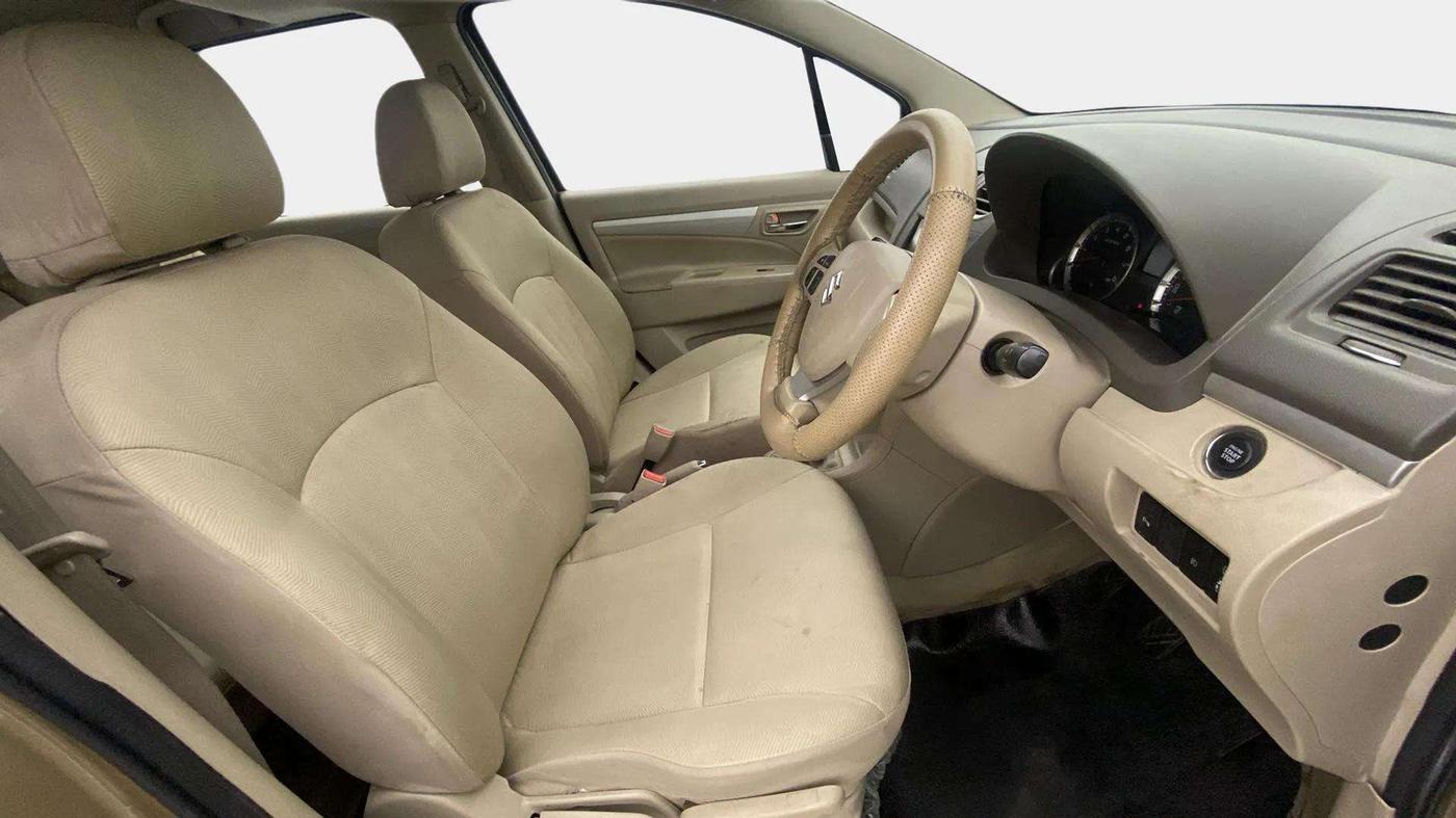 2016 Maruti Ertiga ZXI+, Petrol, Manual, 56,249 km, Right Side Front Door Cabin