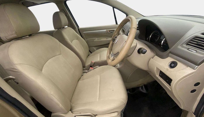 2016 Maruti Ertiga ZXI+, Petrol, Manual, 56,182 km, Right Side Front Door Cabin