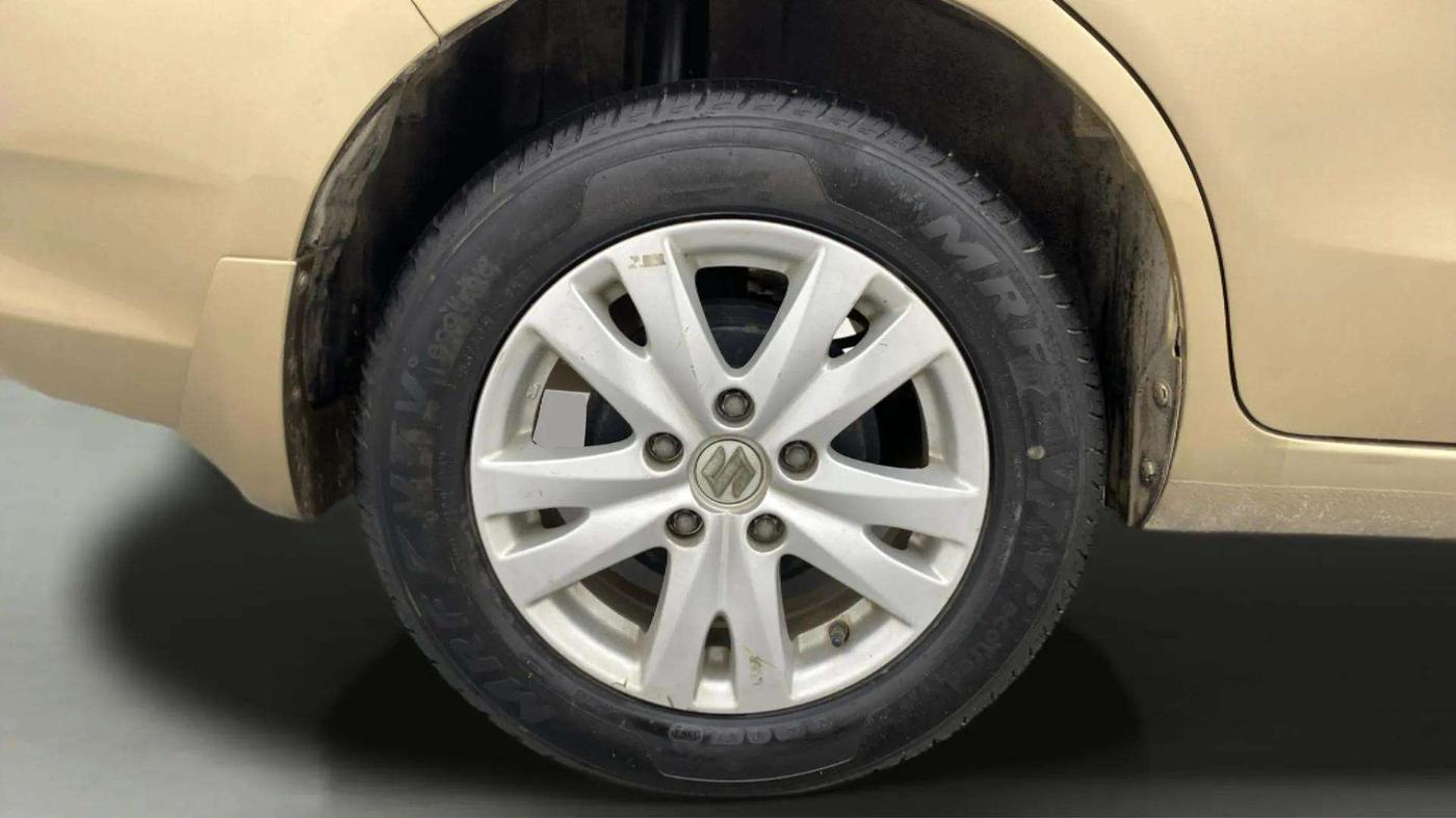 2016 Maruti Ertiga ZXI+, Petrol, Manual, 56,249 km, Right Rear Wheel