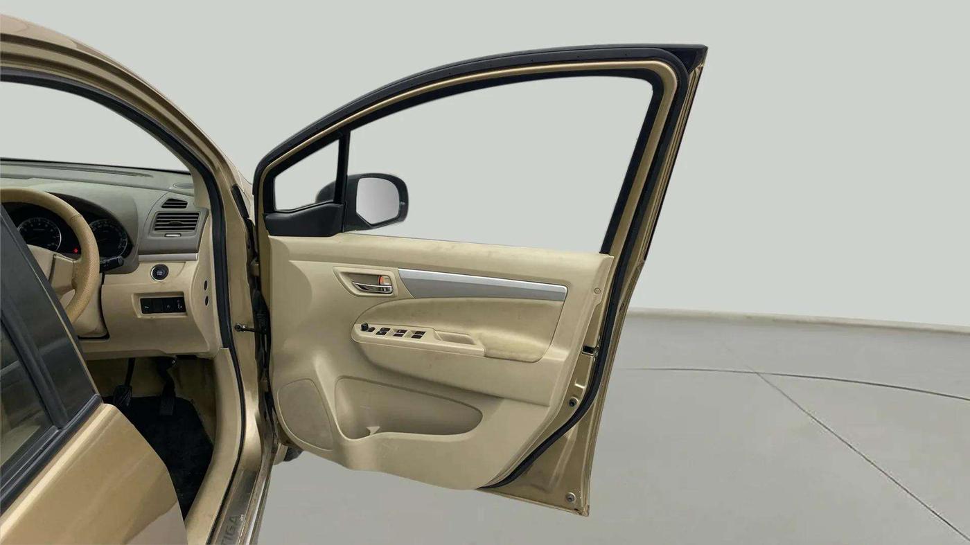 2016 Maruti Ertiga ZXI+, Petrol, Manual, 56,249 km, RHS Front Door