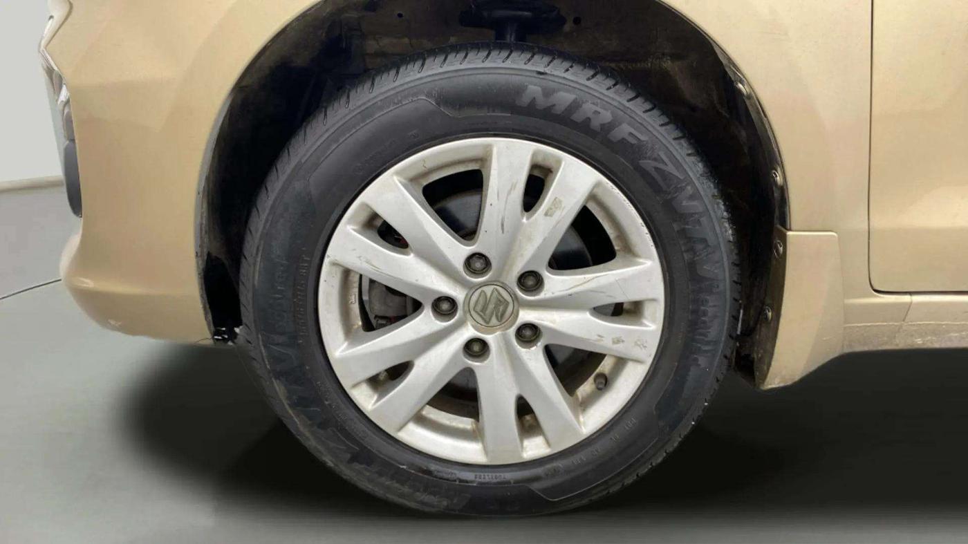 2016 Maruti Ertiga ZXI+, Petrol, Manual, 56,249 km, Left Front Wheel