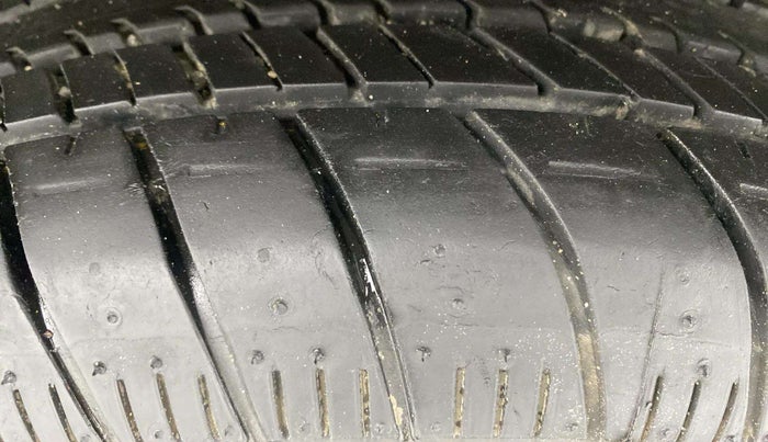 2016 Maruti Ertiga ZXI+, Petrol, Manual, 56,182 km, Left Rear Tyre Tread