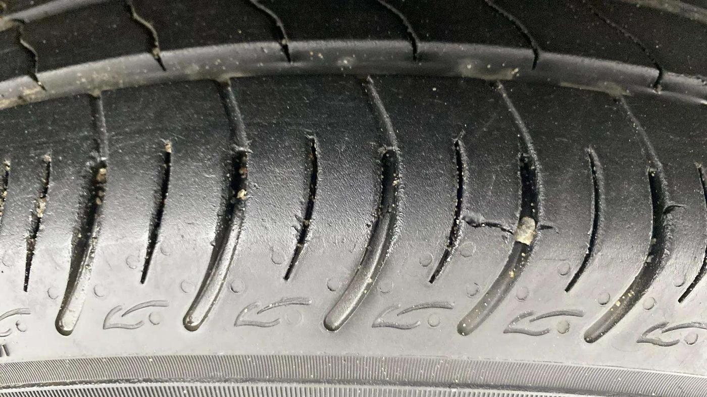 2016 Maruti Ertiga ZXI+, Petrol, Manual, 56,249 km, Left Front Tyre Tread