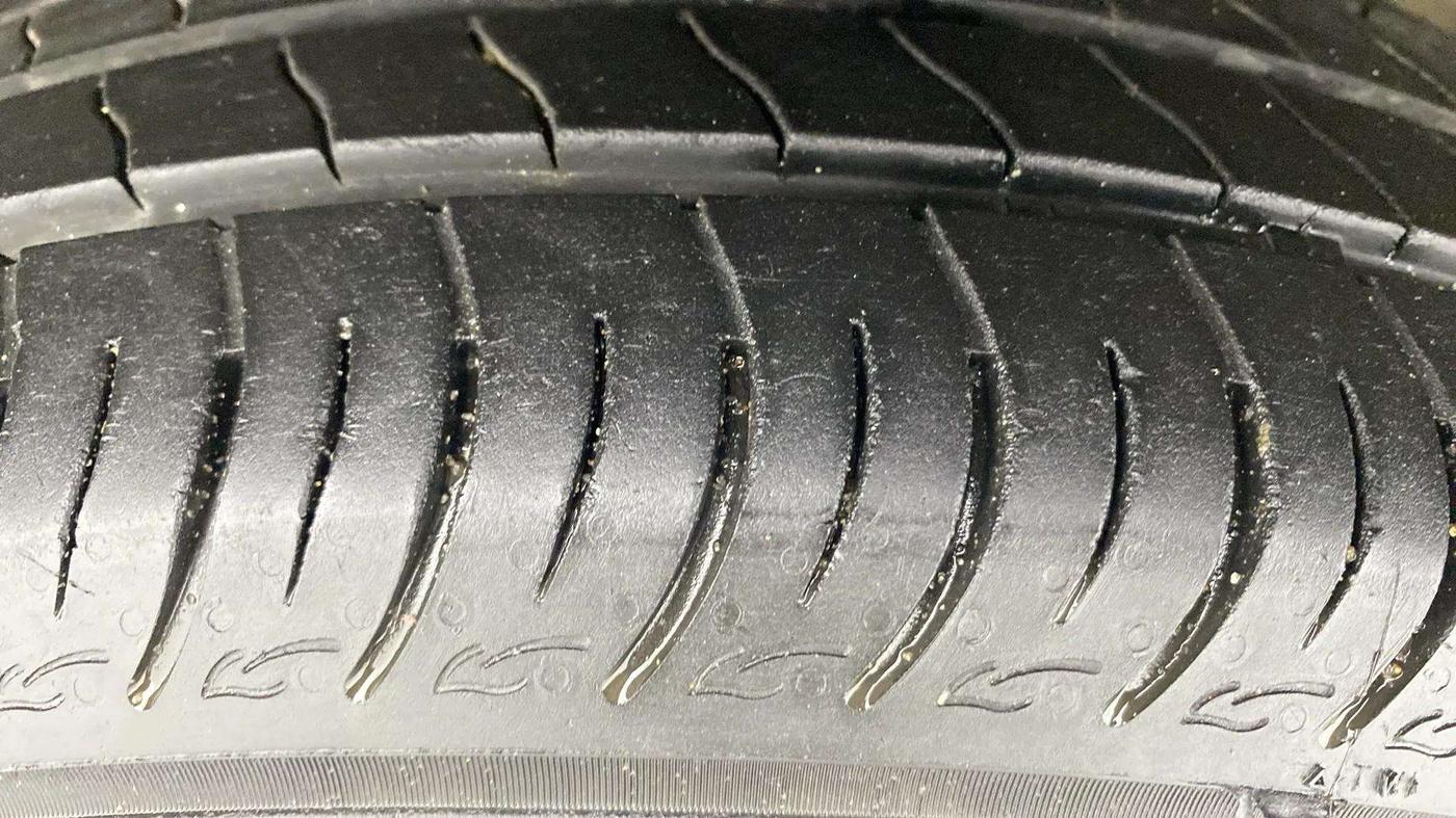 2016 Maruti Ertiga ZXI+, Petrol, Manual, 56,249 km, Right Rear Tyre Tread