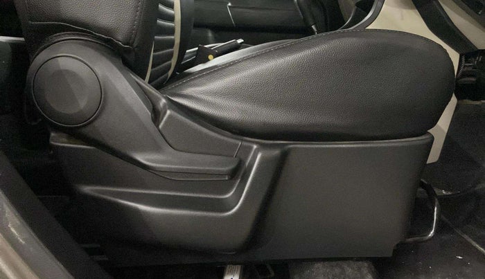2019 Maruti New Wagon-R ZXI 1.2 AMT, Petrol, Automatic, 33,947 km, Driver Side Adjustment Panel