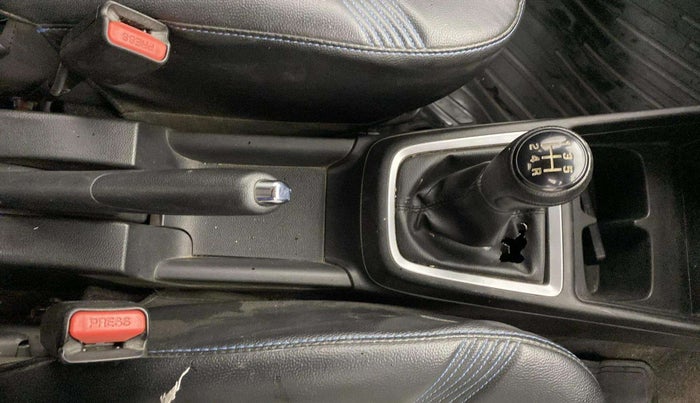 2020 Maruti Swift VXI, Petrol, Manual, 67,561 km, Gear Lever