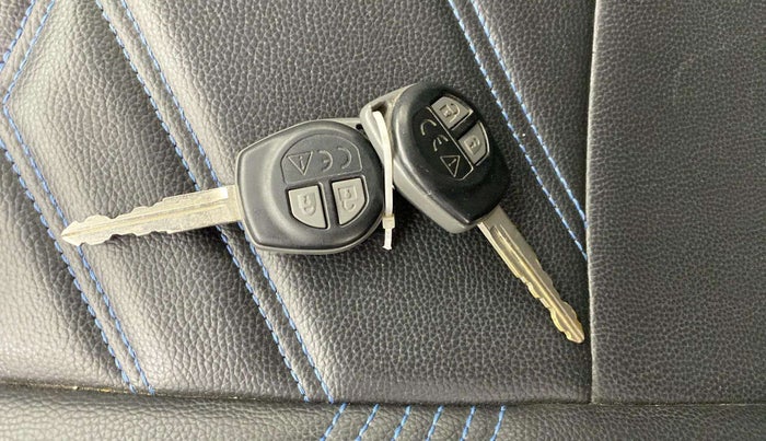 2020 Maruti Swift VXI, Petrol, Manual, 67,561 km, Key Close Up