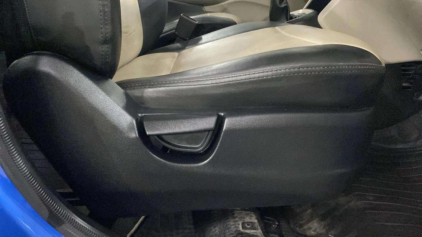 2019 Hyundai NEW SANTRO SPORTZ MT, Petrol, Manual, 19,337 km, Driver Side Adjustment Panel