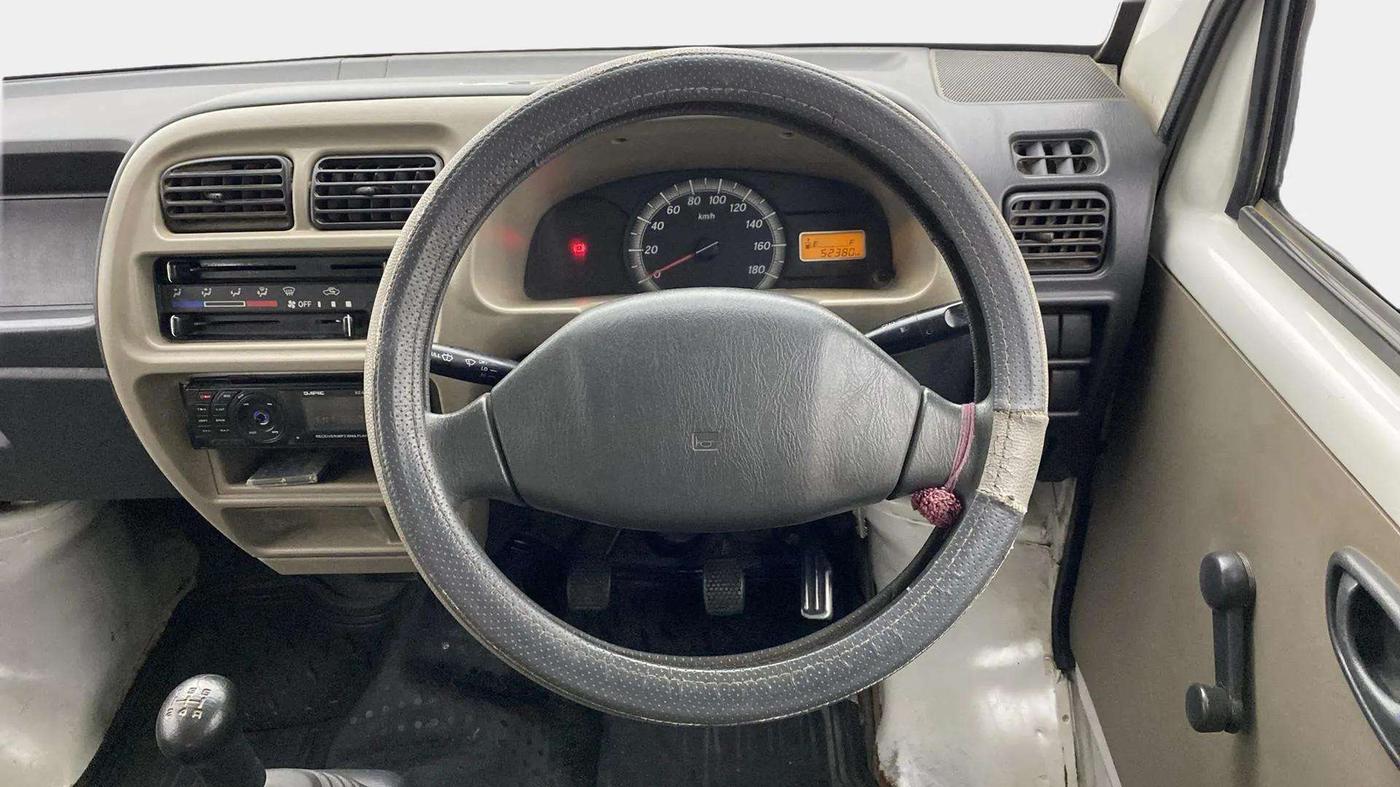 2014 Maruti Eeco 5 STR WITH A/C+HTR, Petrol, Manual, 52,345 km, Steering Wheel Close Up