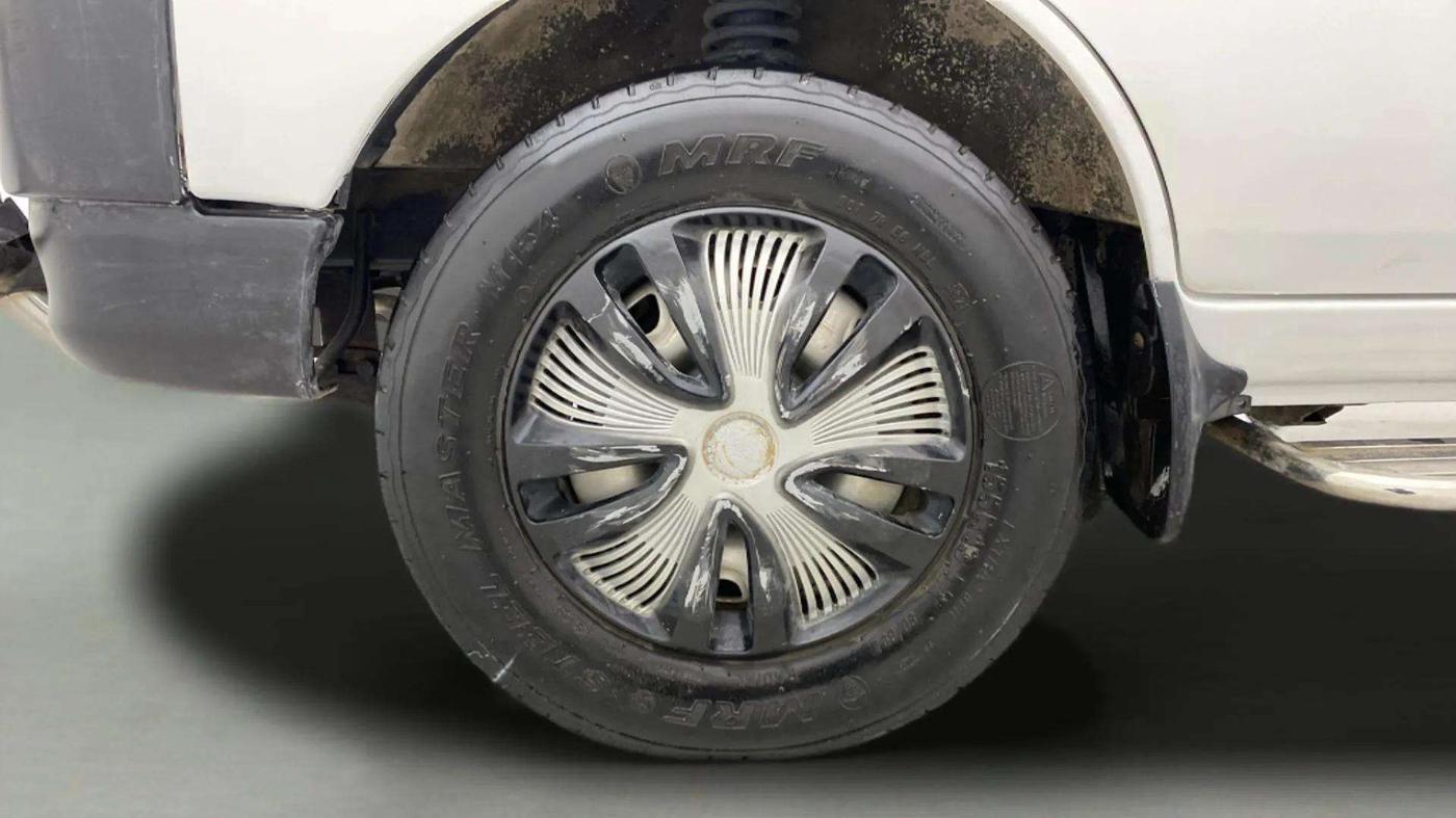 2014 Maruti Eeco 5 STR WITH A/C+HTR, Petrol, Manual, 52,345 km, Left Front Wheel