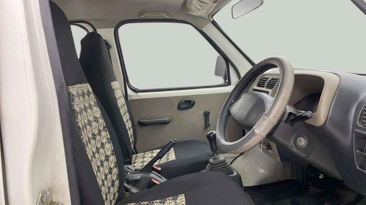 2014 Maruti Eeco 5 STR WITH A/C+HTR, Petrol, Manual, 52,345 km, Right Side Front Door Cabin