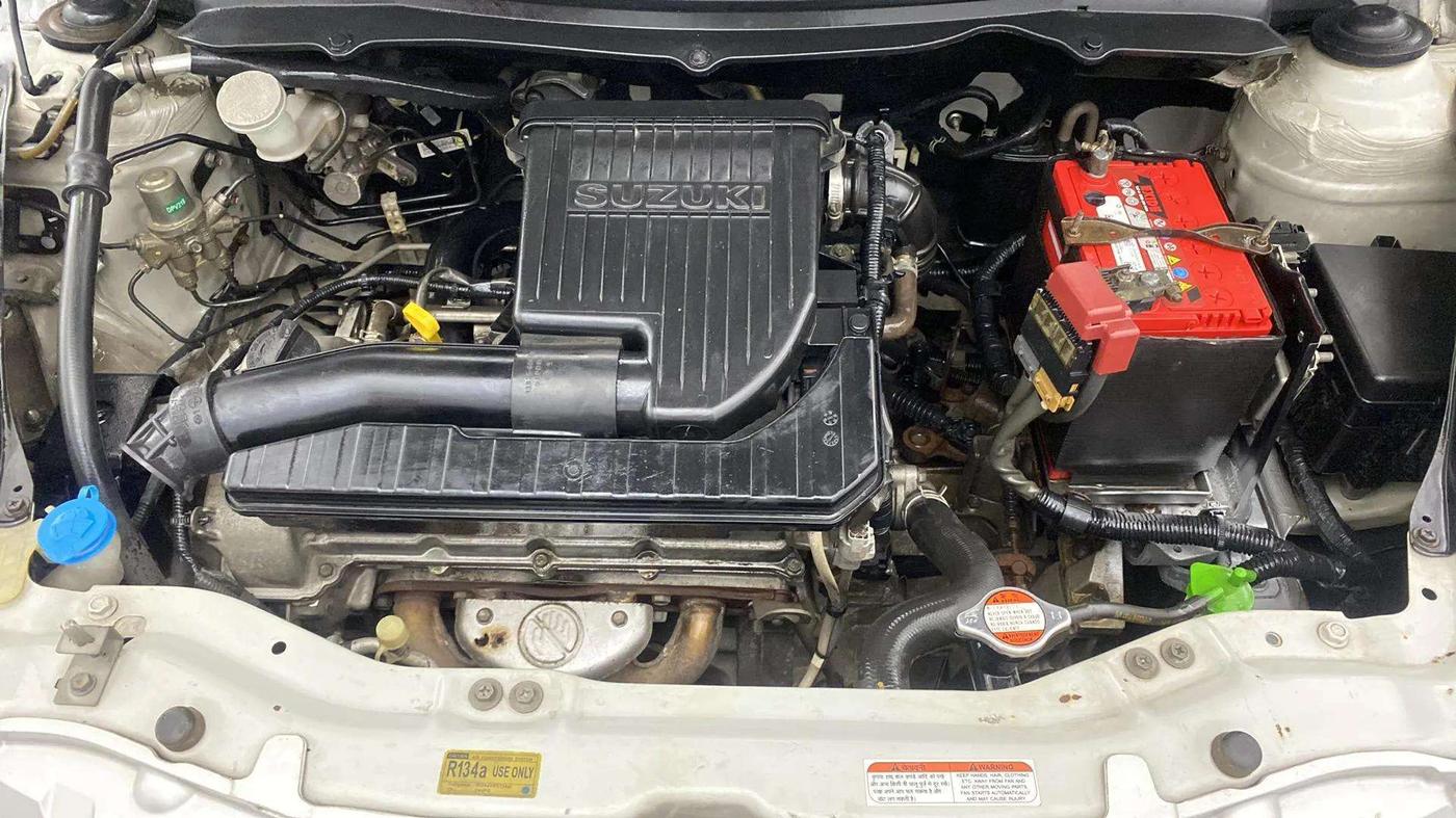 2013 Maruti Swift VXI, Petrol, Manual, 41,662 km, Engine View