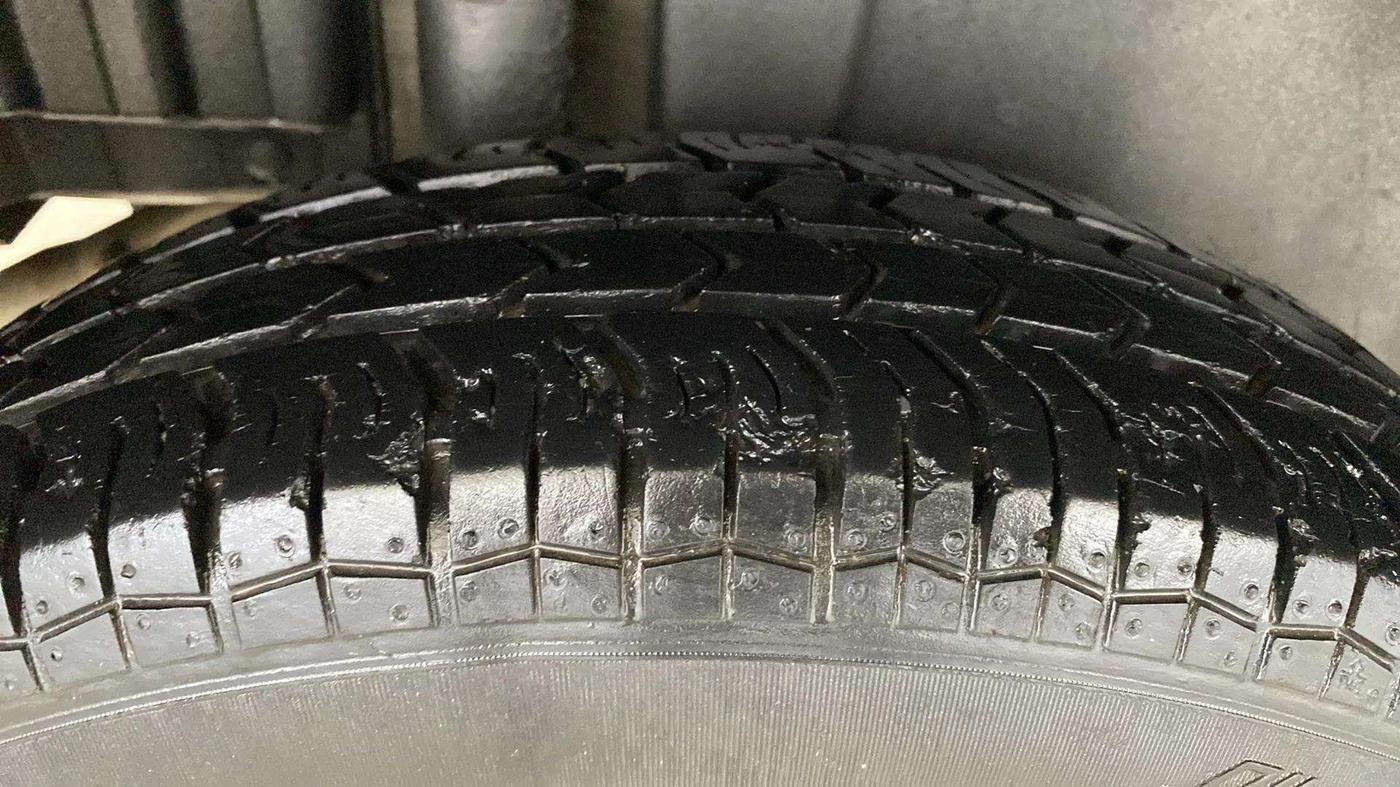 2013 Maruti Swift VXI, Petrol, Manual, 41,662 km, Right Rear Tyre Tread