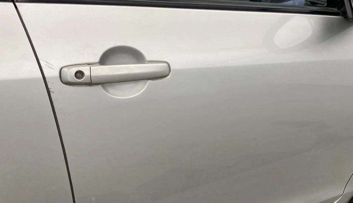 2013 Maruti Swift VXI, Petrol, Manual, 41,582 km, Driver-side door - Slightly rusted