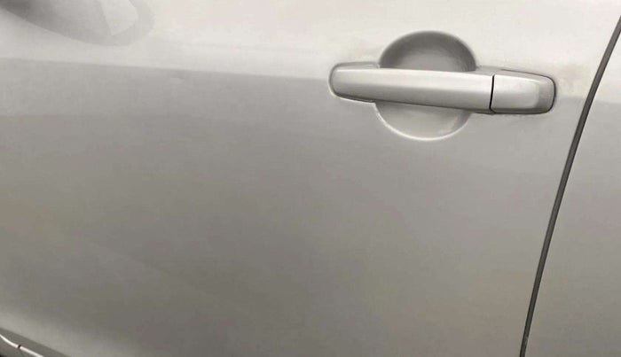 2013 Maruti Swift VXI, Petrol, Manual, 41,582 km, Front passenger door - Slightly dented