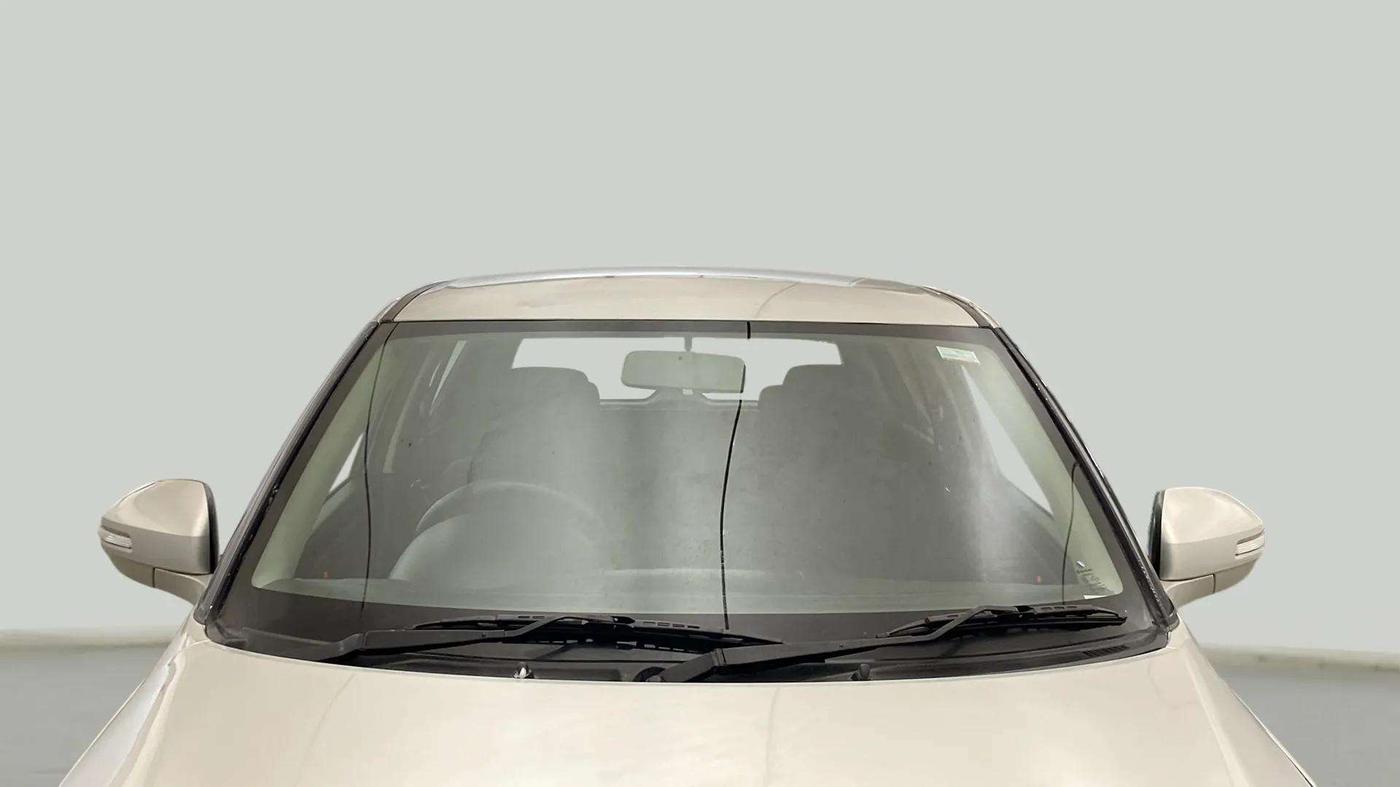 2013 Maruti Swift VXI, Petrol, Manual, 41,662 km, Front Windshield