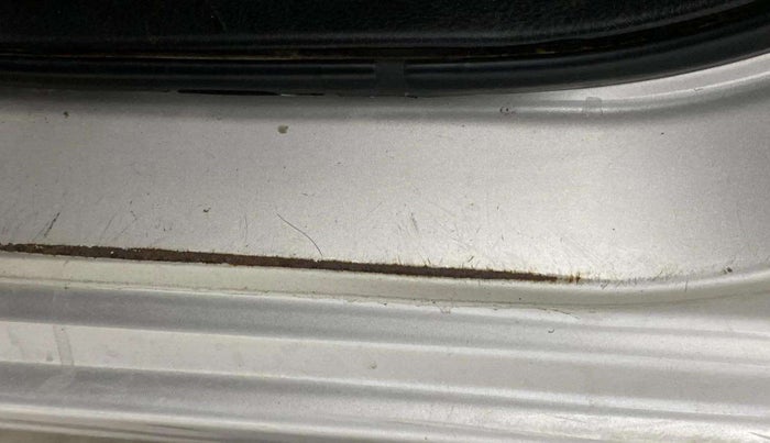 2013 Maruti Swift VXI, Petrol, Manual, 41,582 km, Left running board - Slightly dented