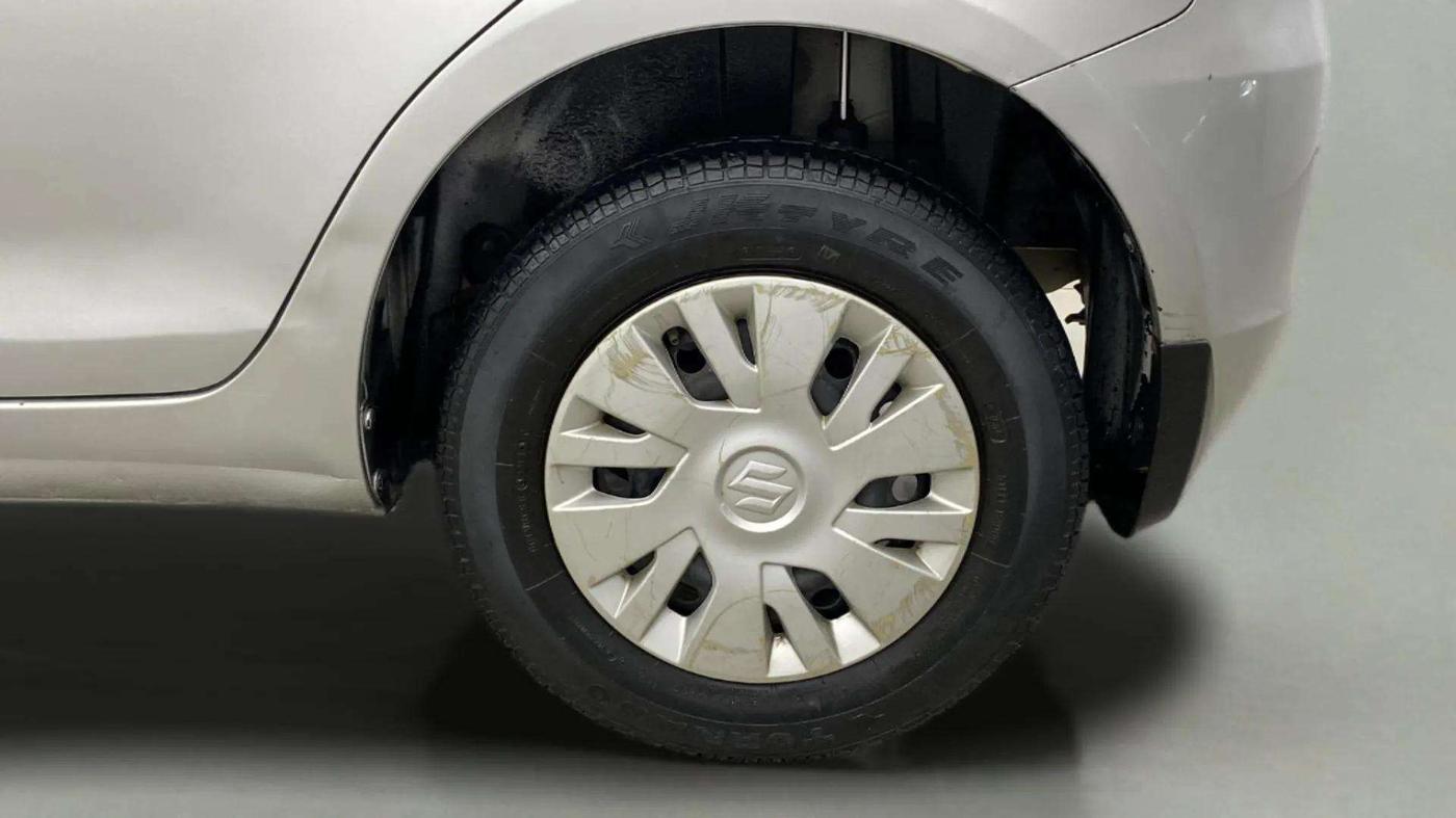 2013 Maruti Swift VXI, Petrol, Manual, 41,662 km, Left Rear Wheel