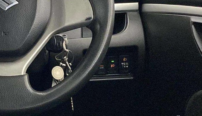 2013 Maruti Swift VXI, Petrol, Manual, 41,582 km, Dashboard - Headlight height adjustment not working