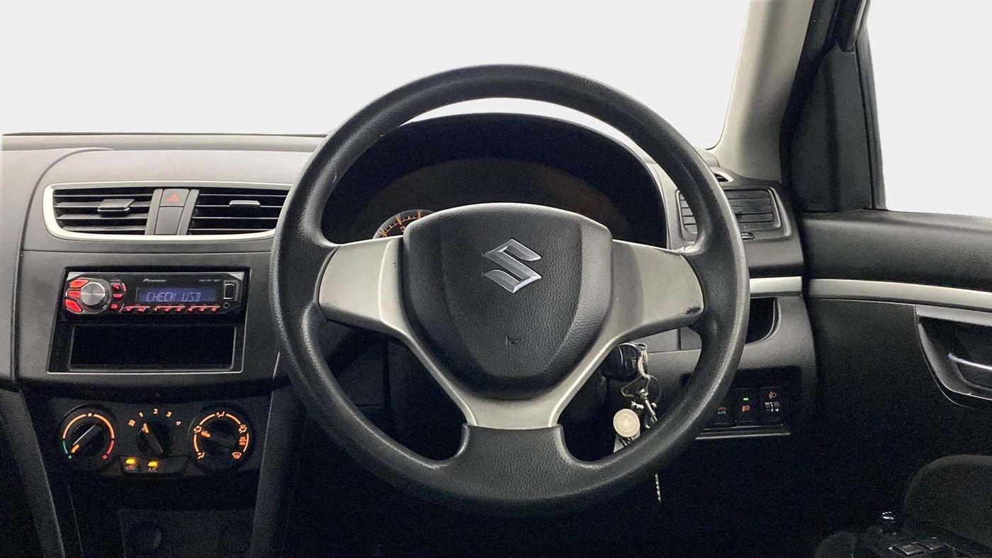 2013 Maruti Swift VXI, Petrol, Manual, 41,662 km, Steering Wheel Close Up
