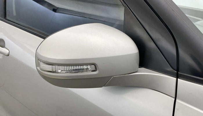 2013 Maruti Swift VXI, Petrol, Manual, 41,582 km, Right rear-view mirror - Minor scratches