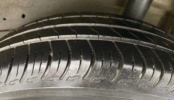 2018 Maruti Celerio VXI CNG, CNG, Manual, 71,972 km, Left Rear Tyre Tread