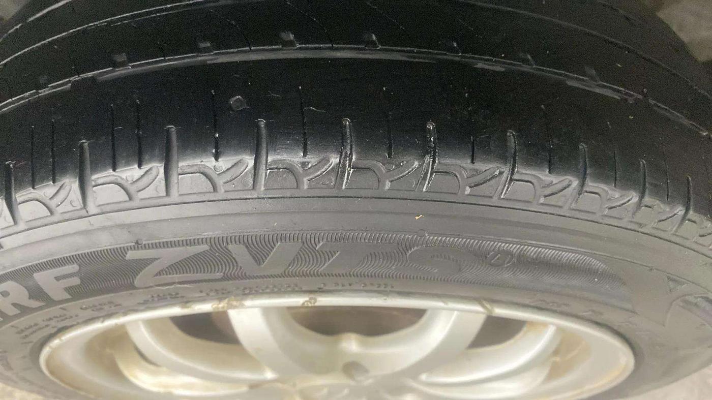 2017 Maruti Wagon R 1.0 VXI, Petrol, Manual, 59,954 km, Right Rear Tyre Tread