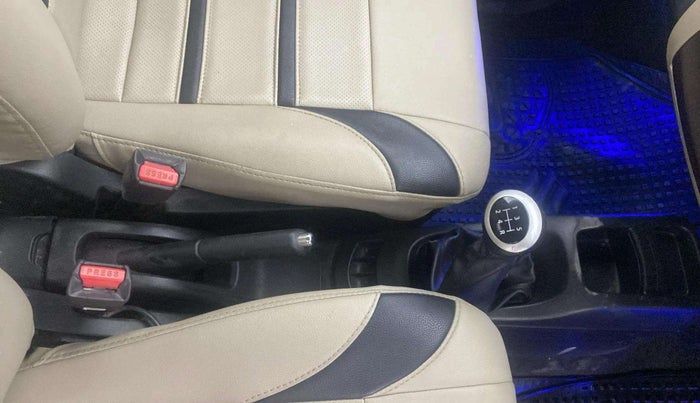 2017 Maruti Wagon R 1.0 VXI, Petrol, Manual, 59,954 km, Gear Lever
