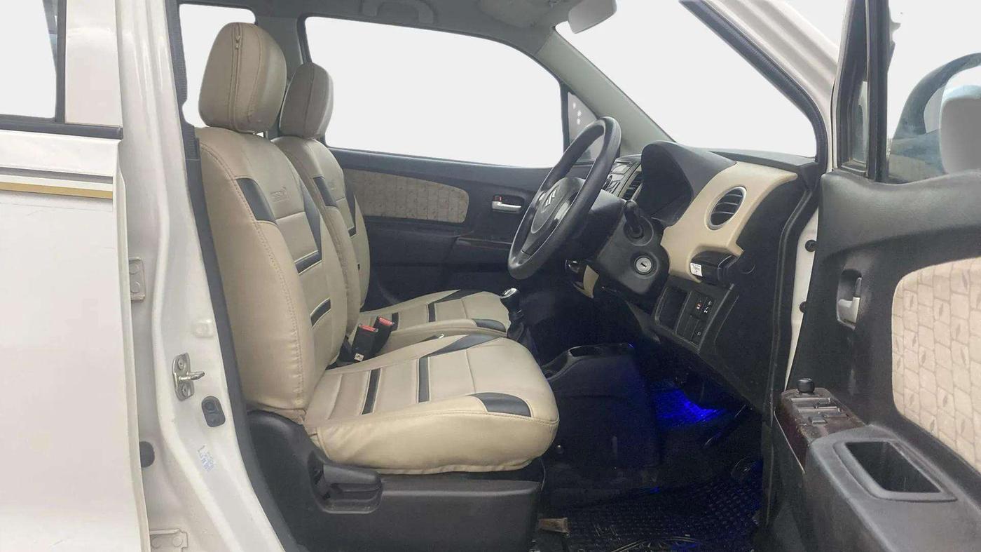 2017 Maruti Wagon R 1.0 VXI, Petrol, Manual, 59,954 km, Right Side Front Door Cabin