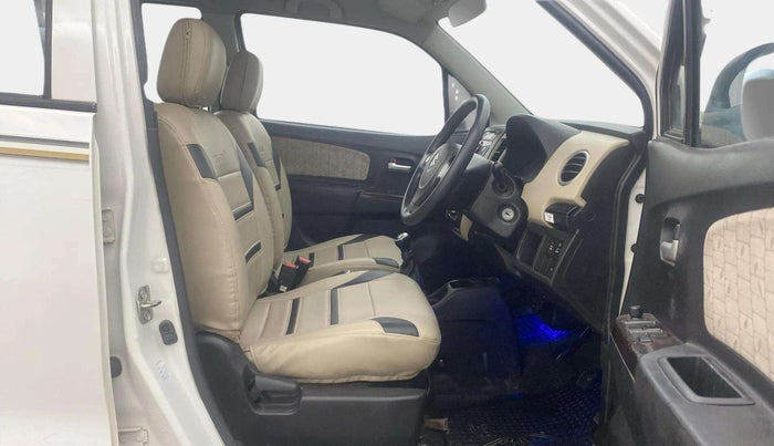 2017 Maruti Wagon R 1.0 VXI, Petrol, Manual, 59,954 km, Right Side Front Door Cabin