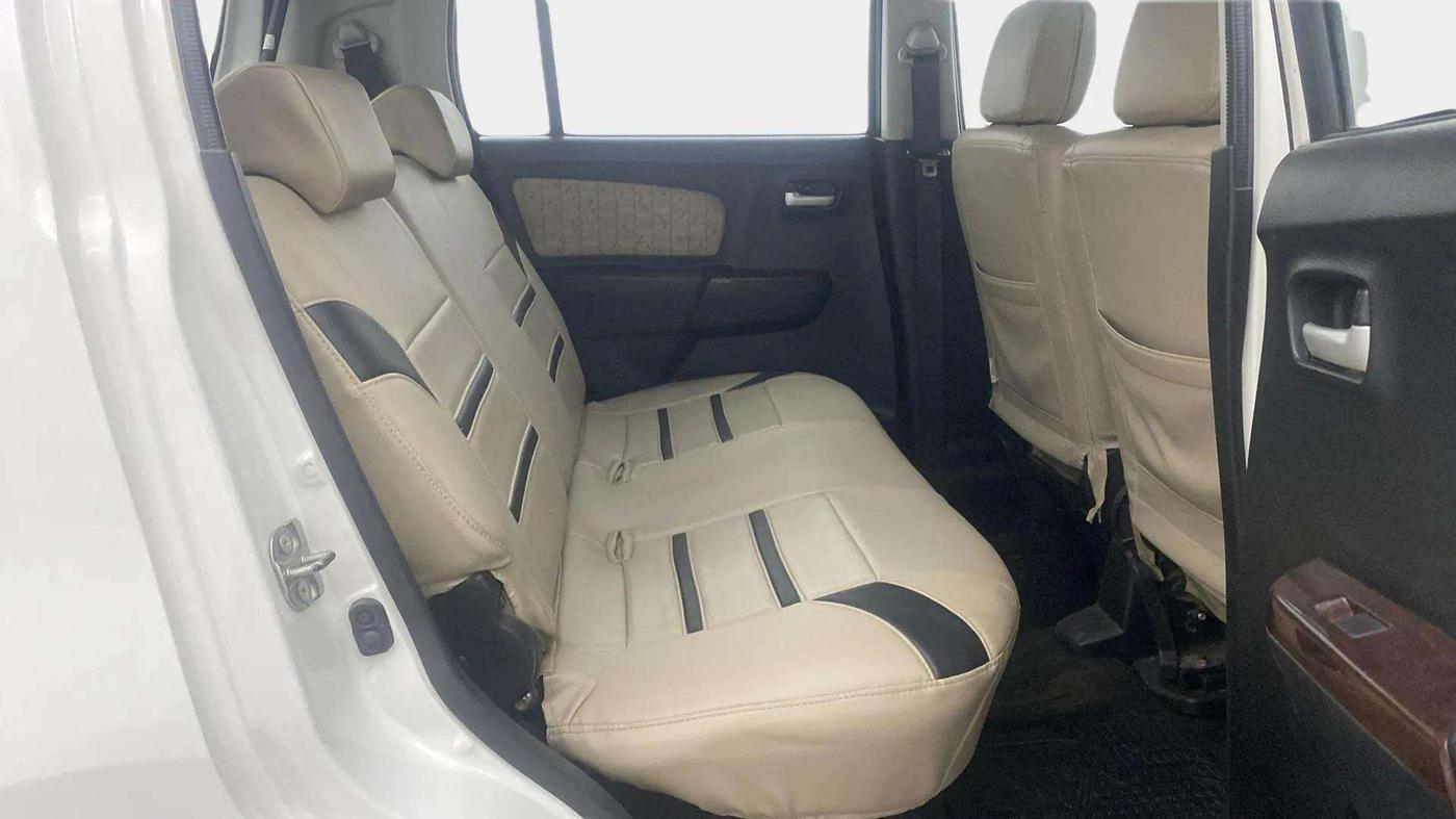2017 Maruti Wagon R 1.0 VXI, Petrol, Manual, 59,954 km, Right Side Rear Door Cabin