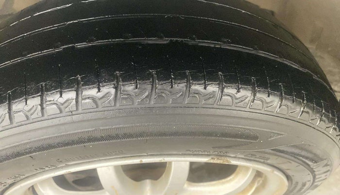 2017 Maruti Wagon R 1.0 VXI, Petrol, Manual, 59,954 km, Left Front Tyre Tread