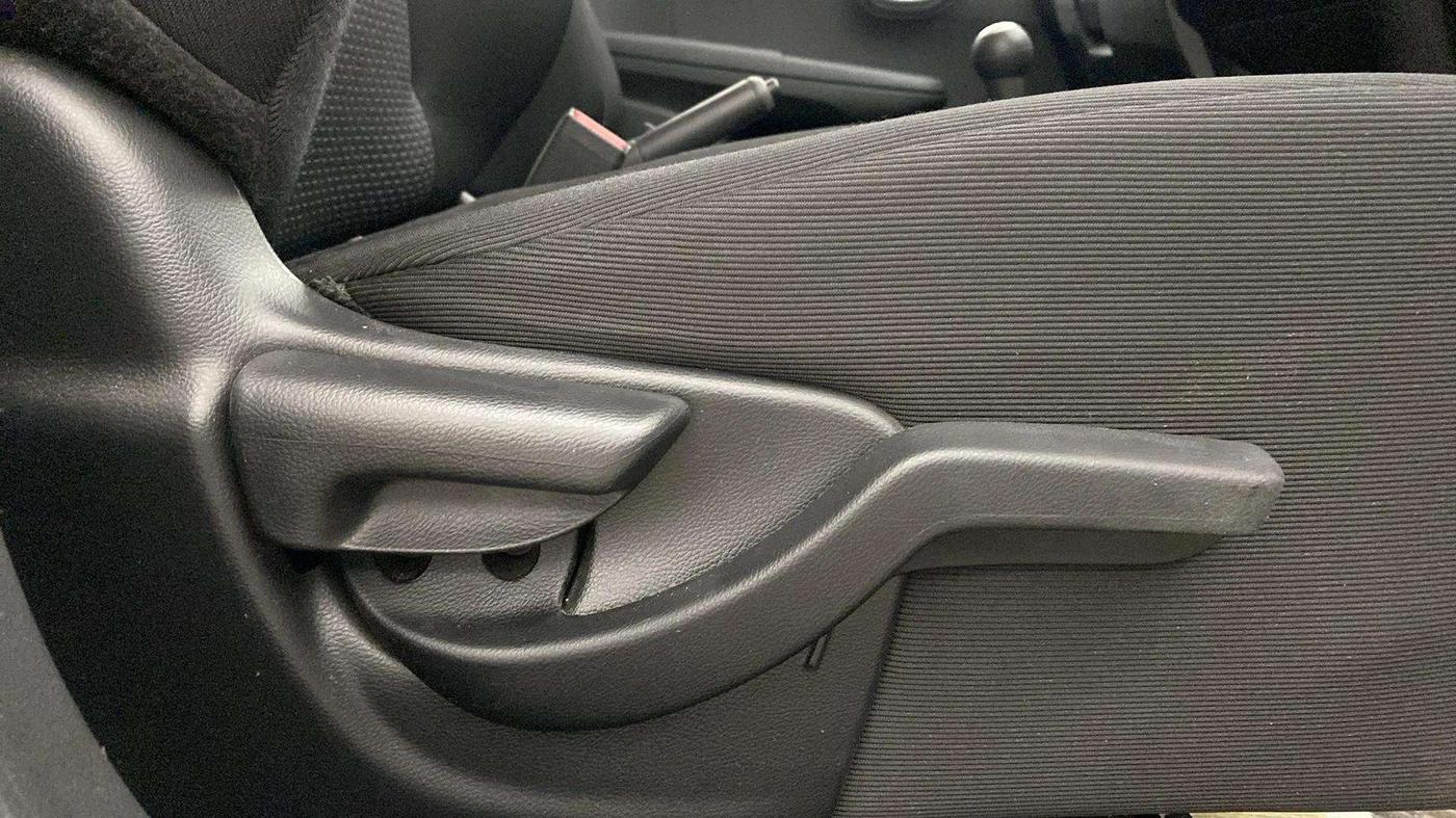 2017 Honda BR-V 1.5L I-VTEC S, Petrol, Manual, 37,034 km, Driver Side Adjustment Panel