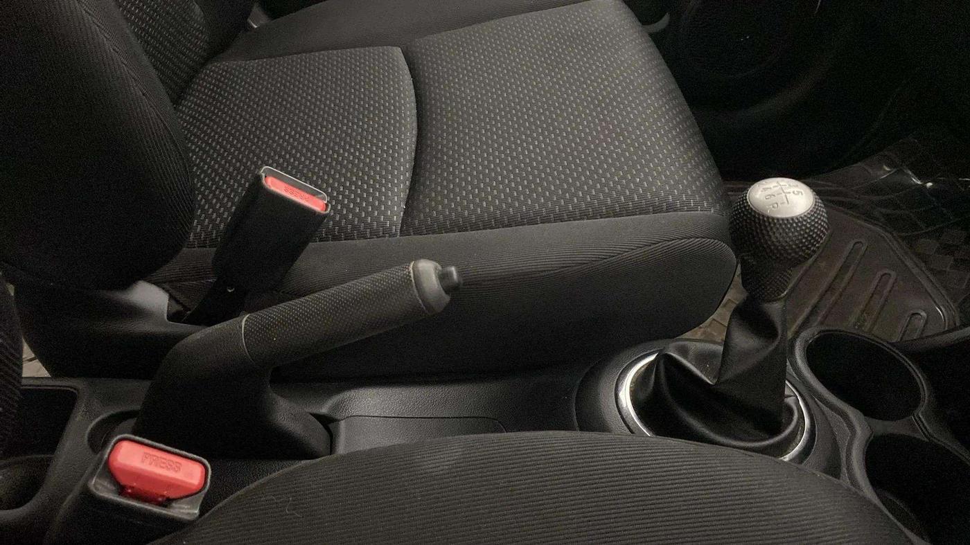 2017 Honda BR-V 1.5L I-VTEC S, Petrol, Manual, 37,034 km, Gear Lever