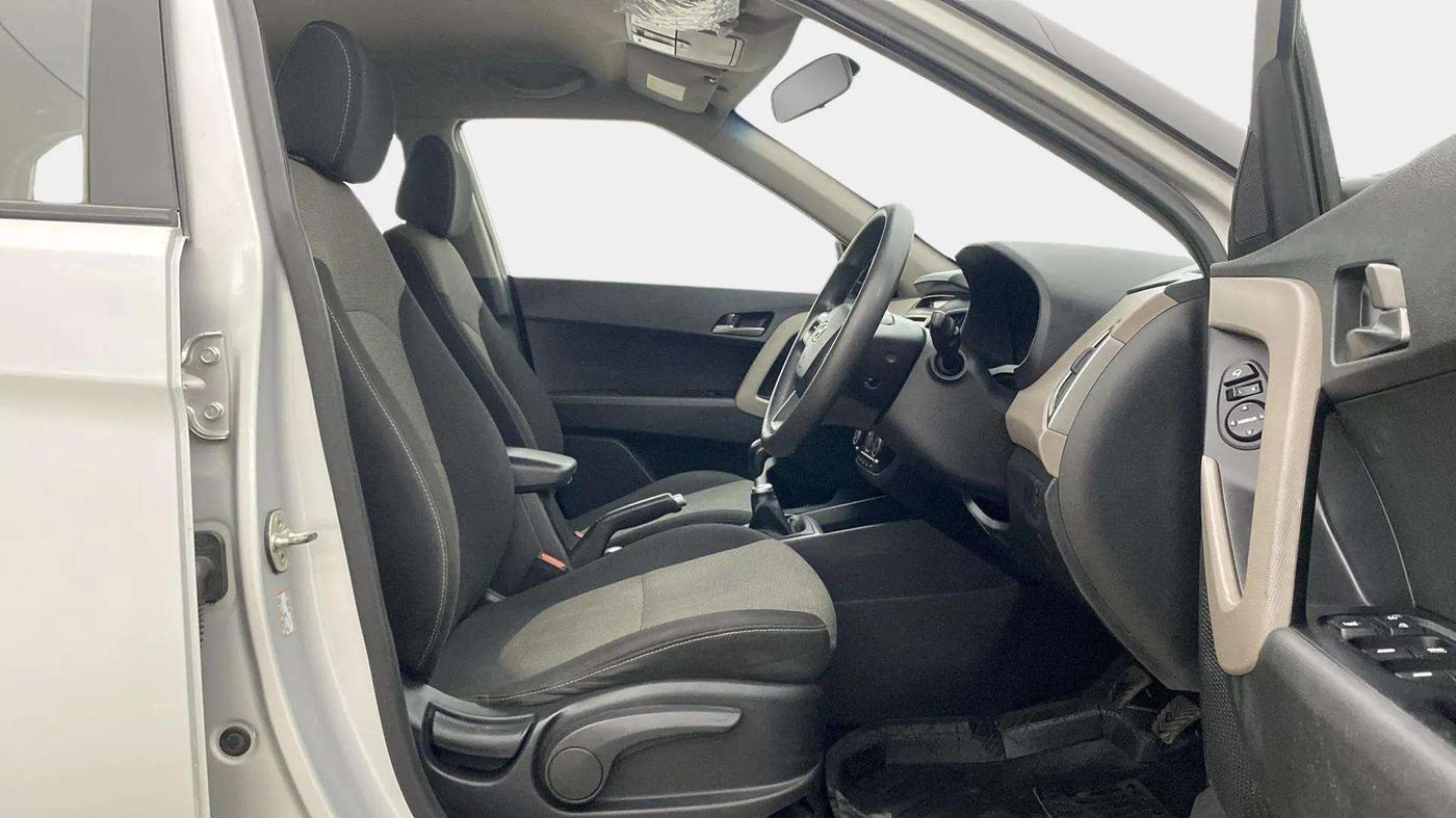 2017 Hyundai Creta SX PLUS 1.6 PETROL, Petrol, Manual, 46,500 km, Right Side Front Door Cabin