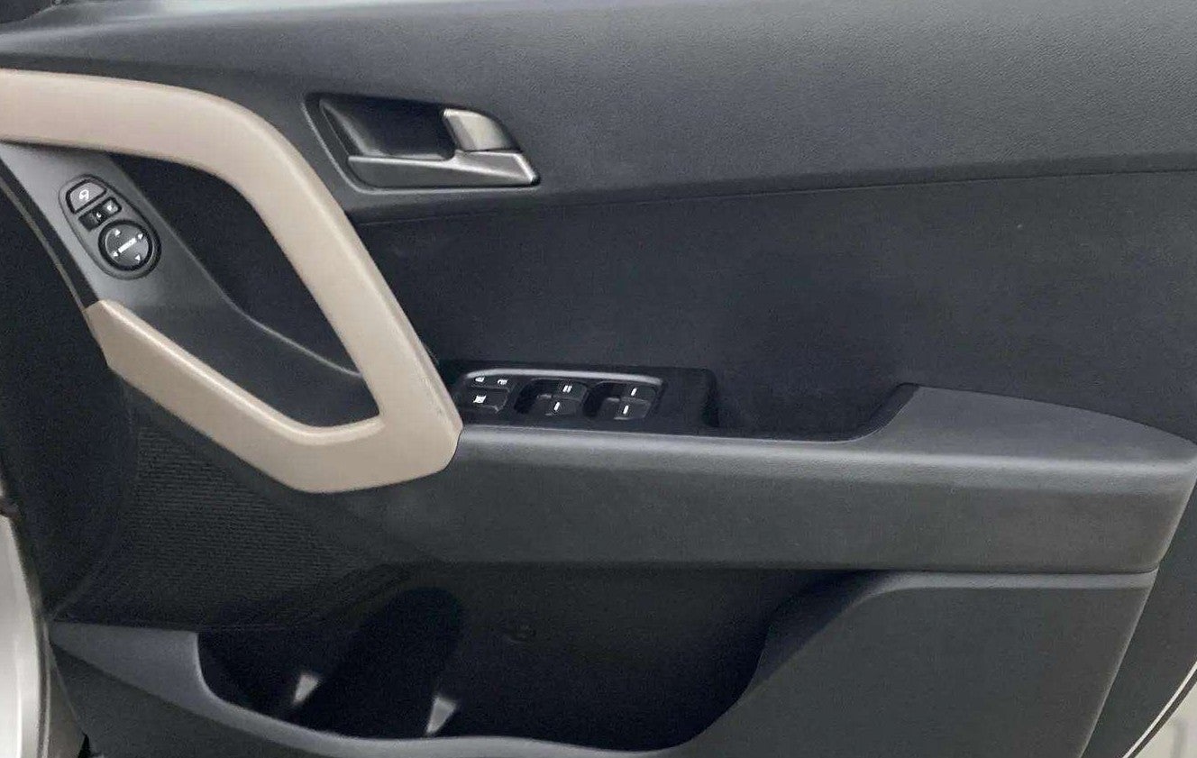 Driver-side-door-panel-control-39